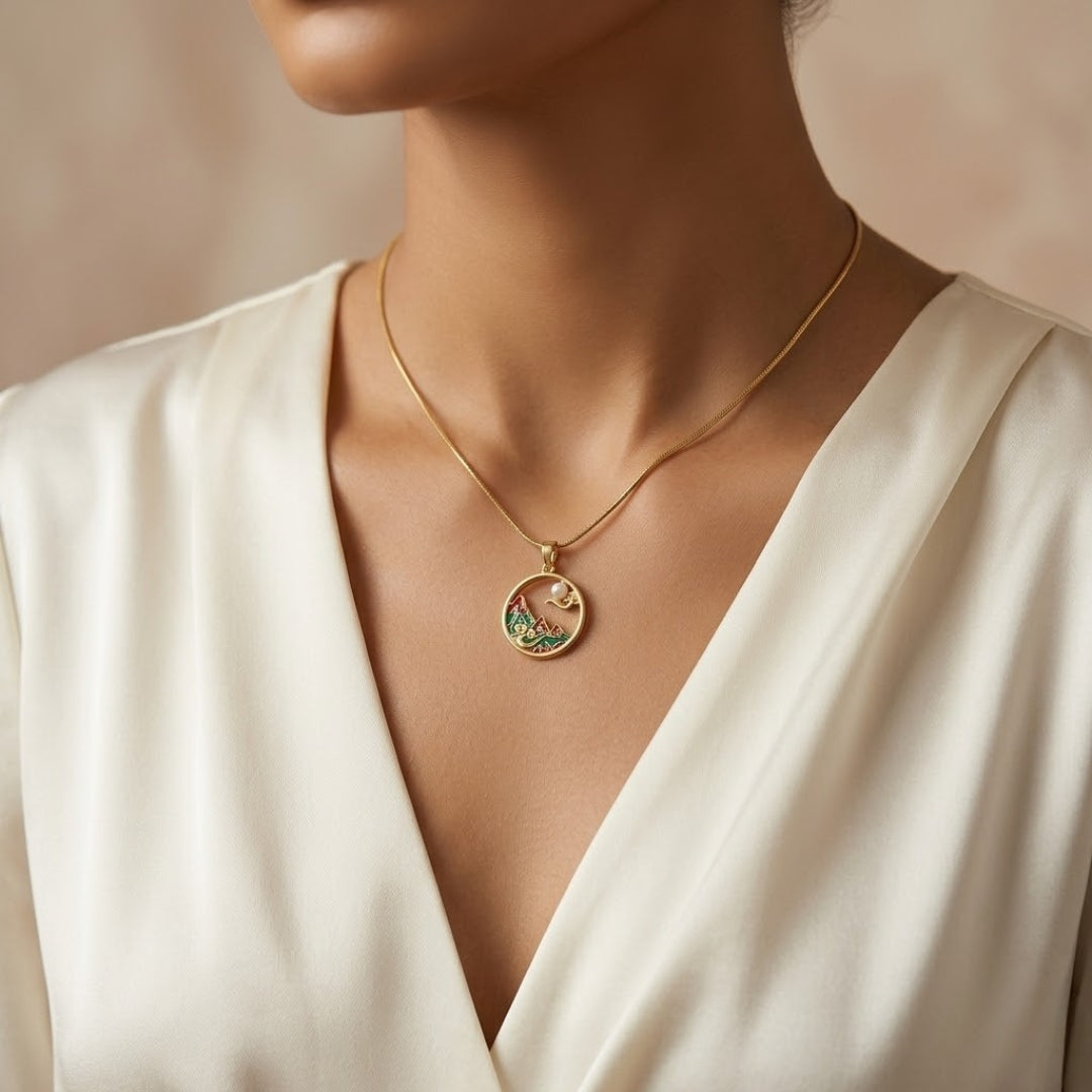Avara Vista Necklace