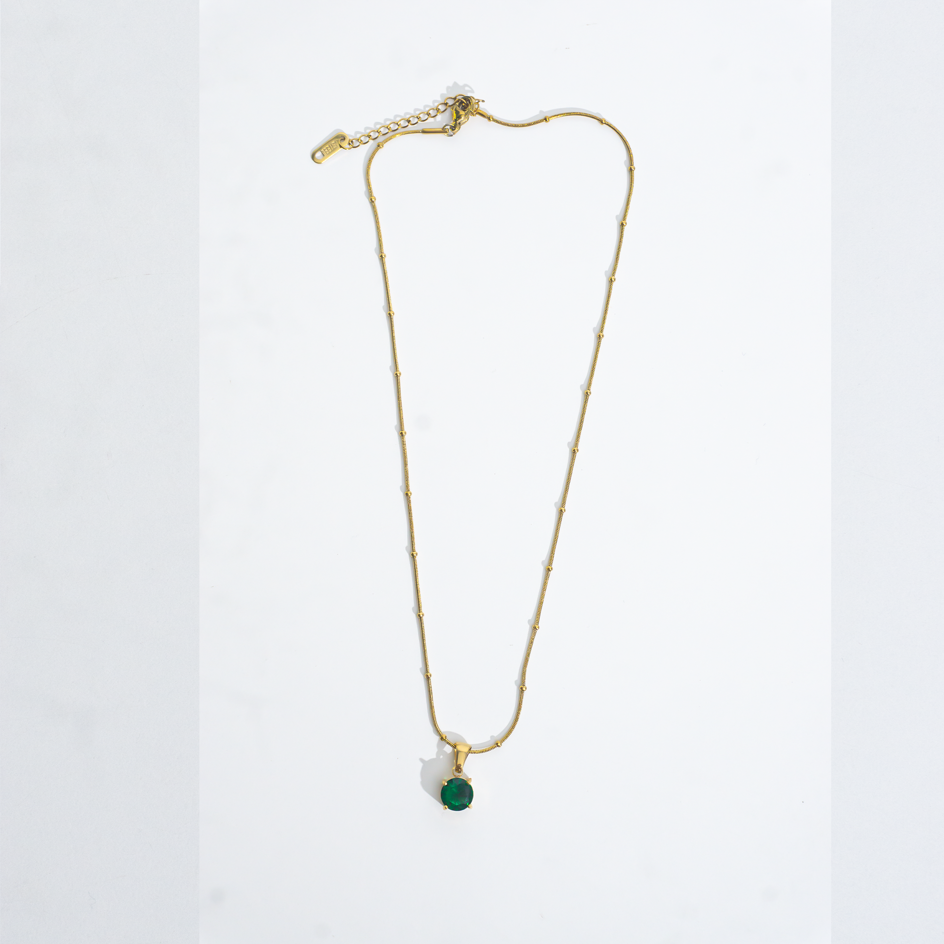 Emera Dot Necklace