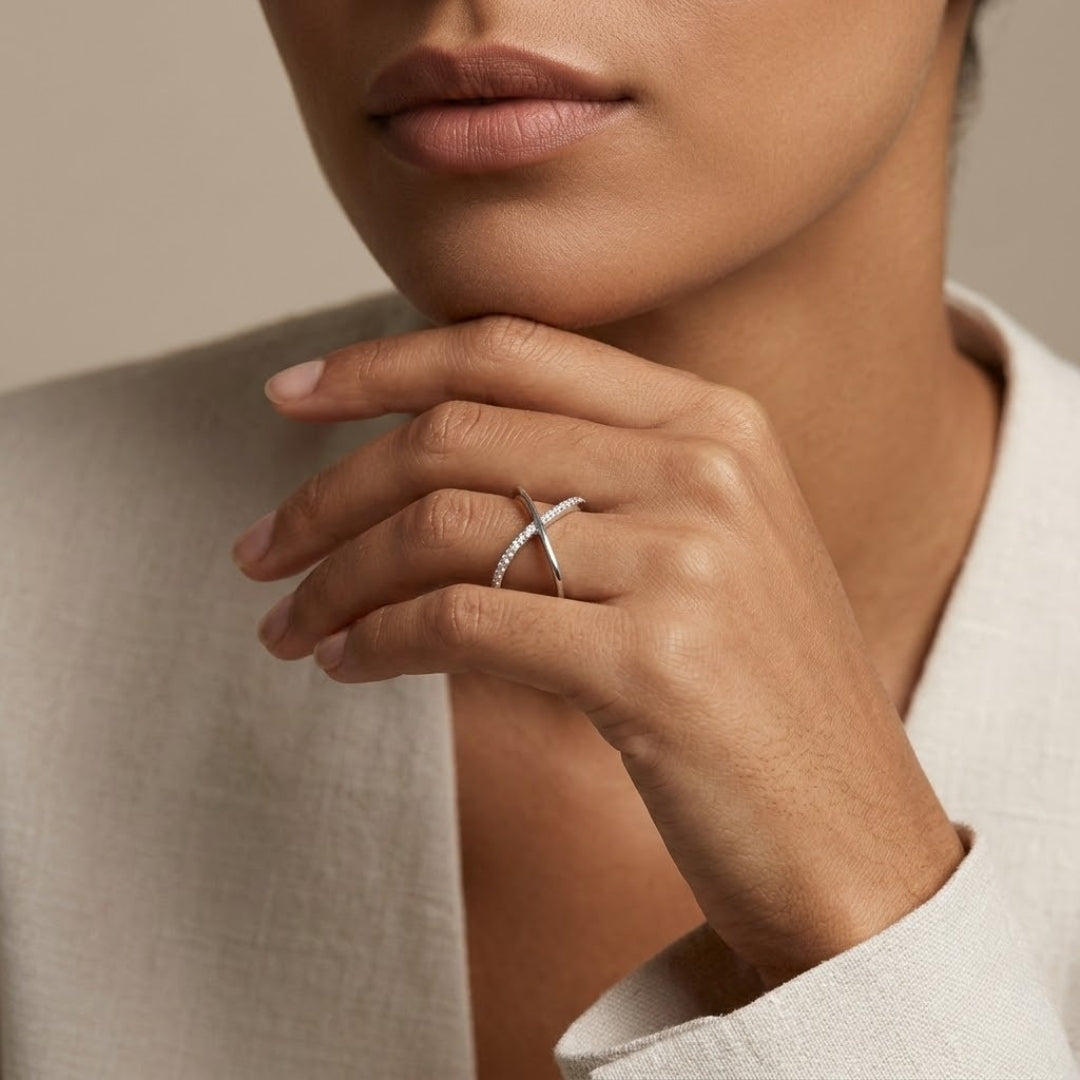 Étoile Crossing Pavé Ring