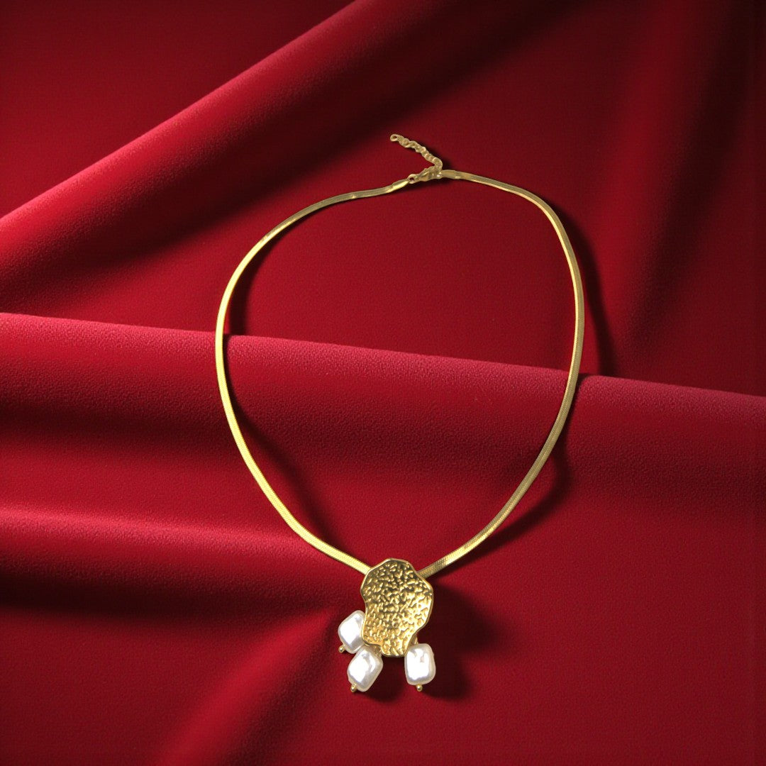 Snake Chain Necklace With Baroque Pearls